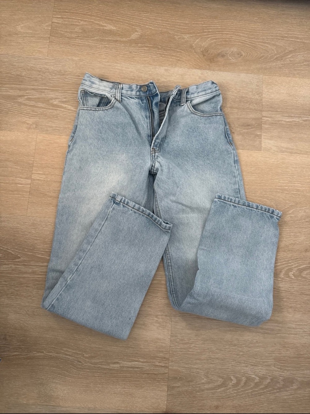Women’s Light Wash Denim Jeans - Classic Straight Fit